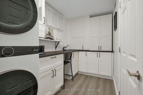 Photo 40 at 81 Summitcrest Drive, Richview, Toronto