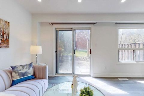 Photo 2 at 314 Sprucewood Court, L'Amoreaux, Toronto