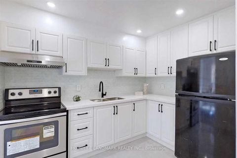 Photo 5 at 314 Sprucewood Court, L'Amoreaux, Toronto