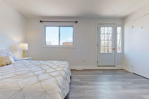 Photo 11 at 314 Sprucewood Court, L'Amoreaux, Toronto