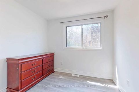 Photo 13 at 314 Sprucewood Court, L'Amoreaux, Toronto