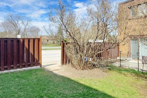 Photo 27 at 314 Sprucewood Court, L'Amoreaux, Toronto