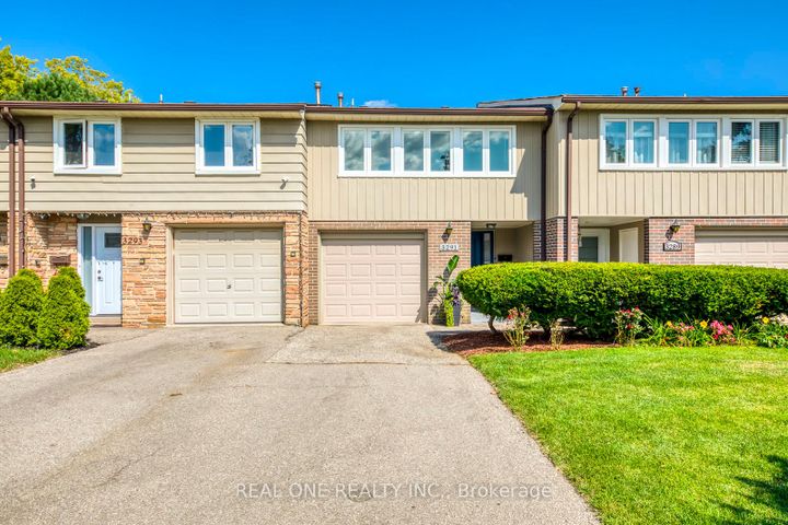 Photo 2 at 3291 FIELDGATE Drive, Applewood, Mississauga