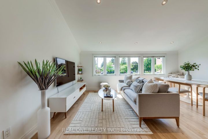 Photo 14 at 3291 FIELDGATE Drive, Applewood, Mississauga