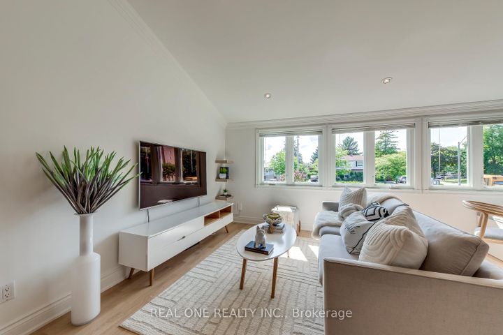 Photo 15 at 3291 FIELDGATE Drive, Applewood, Mississauga