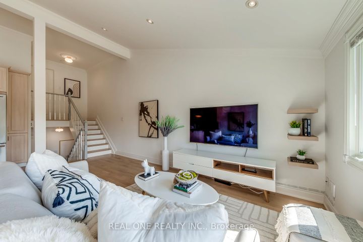 Photo 17 at 3291 FIELDGATE Drive, Applewood, Mississauga