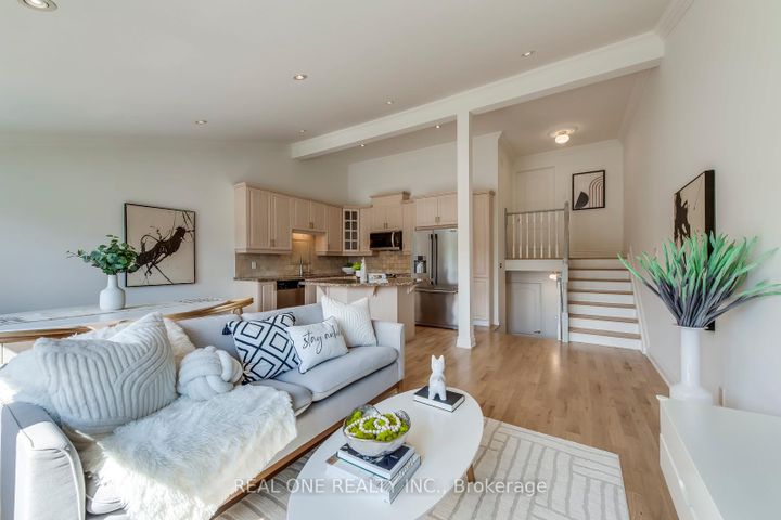 Photo 18 at 3291 FIELDGATE Drive, Applewood, Mississauga