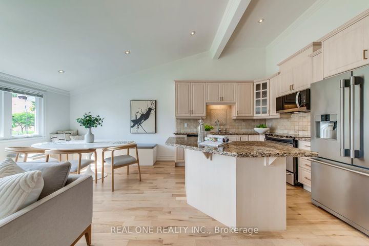 Photo 19 at 3291 FIELDGATE Drive, Applewood, Mississauga