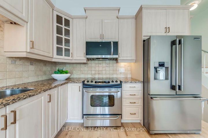 Photo 24 at 3291 FIELDGATE Drive, Applewood, Mississauga