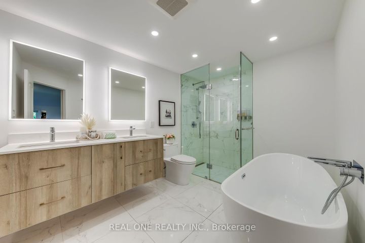 Photo 32 at 3291 FIELDGATE Drive, Applewood, Mississauga