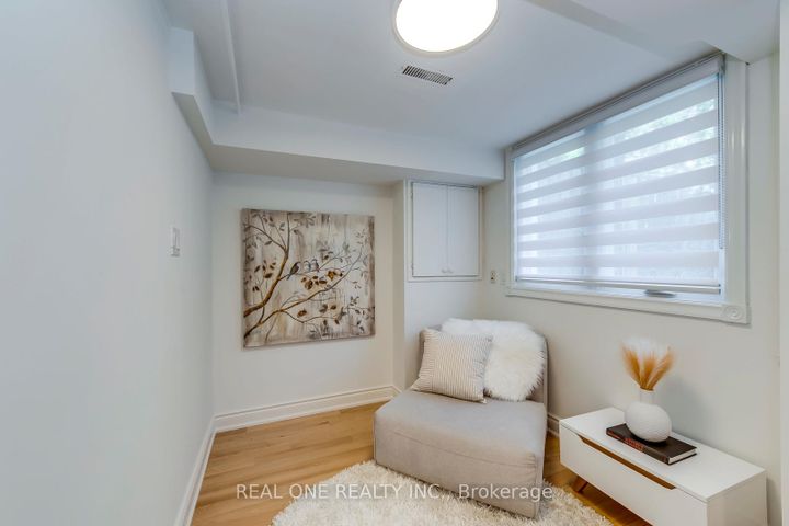Photo 37 at 3291 FIELDGATE Drive, Applewood, Mississauga