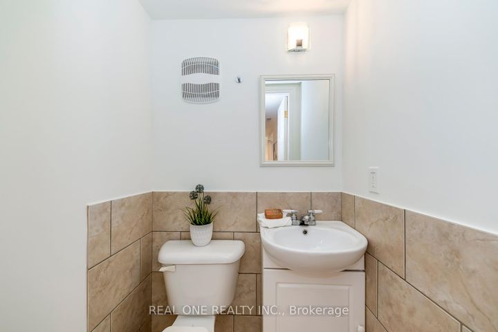 Photo 38 at 3291 FIELDGATE Drive, Applewood, Mississauga