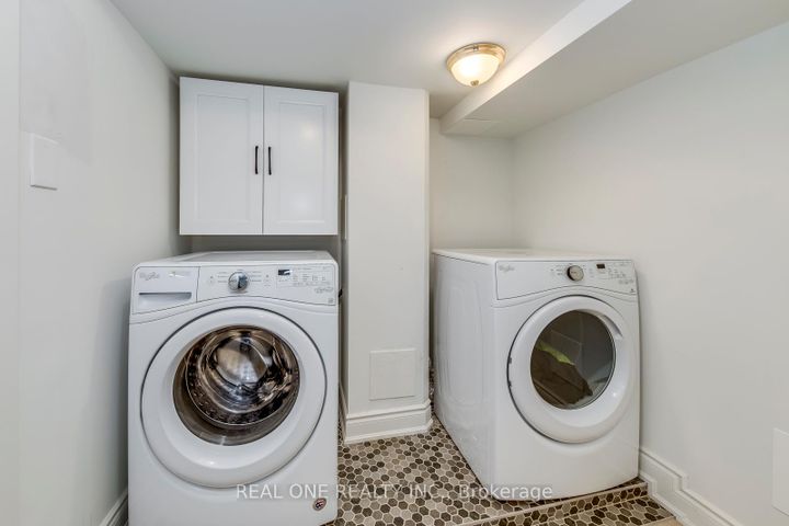 Photo 39 at 3291 FIELDGATE Drive, Applewood, Mississauga