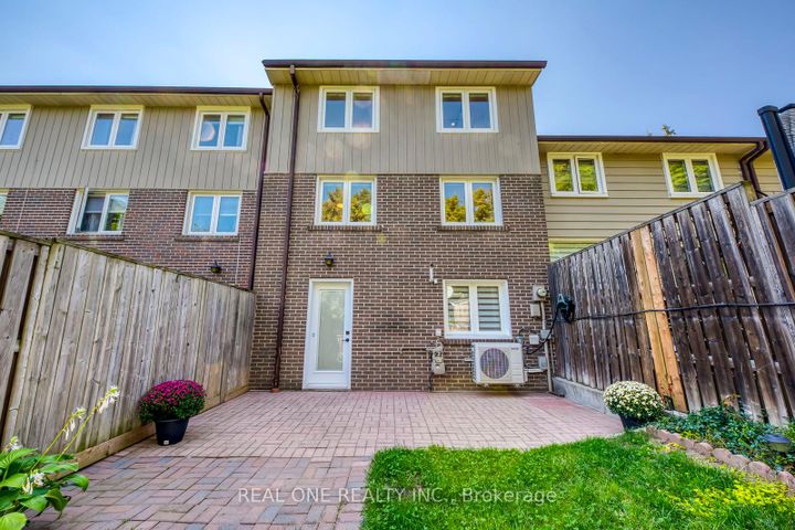 Photo 45 at 3291 FIELDGATE Drive, Applewood, Mississauga