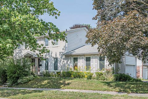 Photo 2 at 25 Tumbleweed Road, Don Valley Village, Toronto