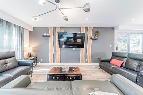 Photo 8 at 25 Tumbleweed Road, Don Valley Village, Toronto