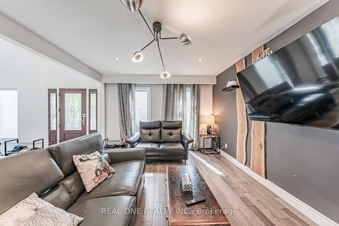 Photo 9 at 25 Tumbleweed Road, Don Valley Village, Toronto