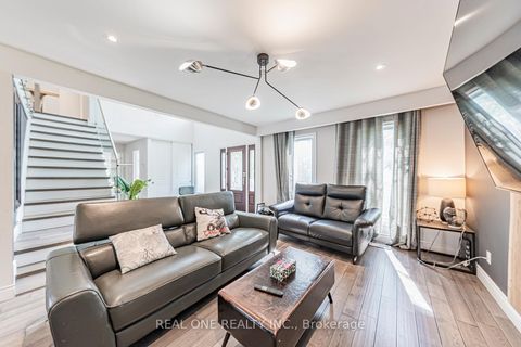 Photo 10 at 25 Tumbleweed Road, Don Valley Village, Toronto