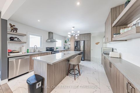 Photo 14 at 25 Tumbleweed Road, Don Valley Village, Toronto