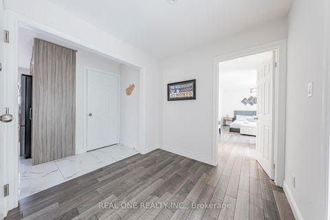 Photo 18 at 25 Tumbleweed Road, Don Valley Village, Toronto