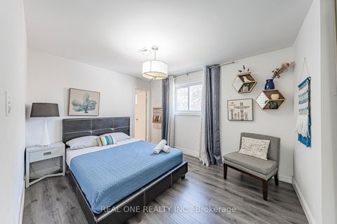 Photo 32 at 25 Tumbleweed Road, Don Valley Village, Toronto