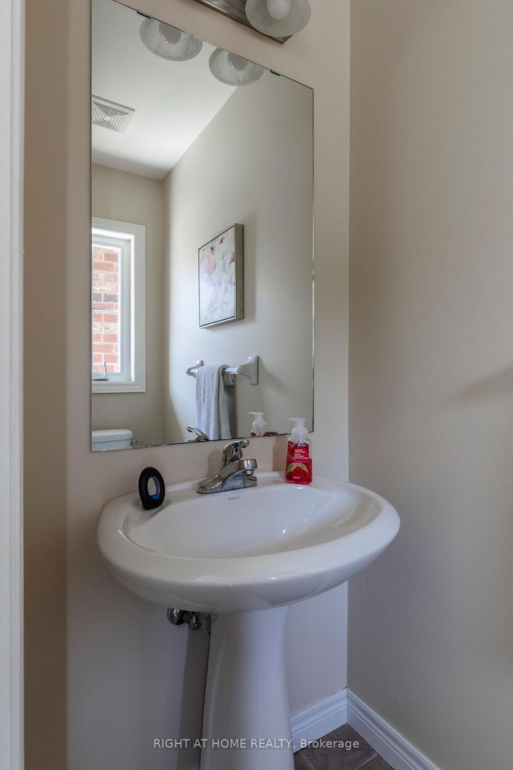Photo 5 at 56 Marina Point Crescent, Stoney Creek, Hamilton
