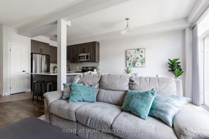 Photo 11 at 56 Marina Point Crescent, Stoney Creek, Hamilton