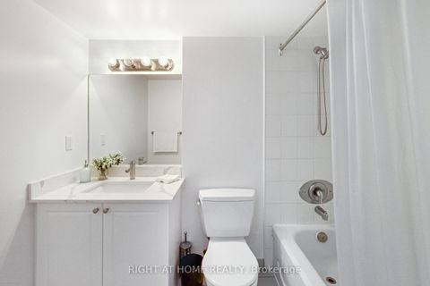Photo 15 at 1109 - 4 Park Vista, Parkview, Toronto