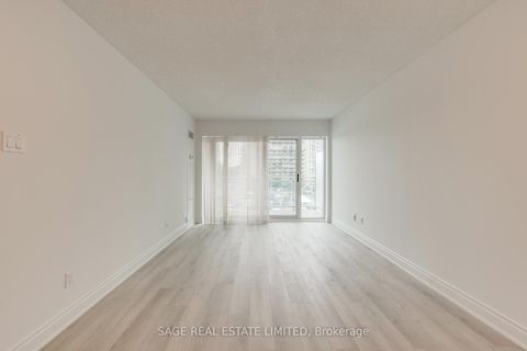 Photo 13 at 531 - 600 Queens Quay W, Waterfront Communities C1, Toronto