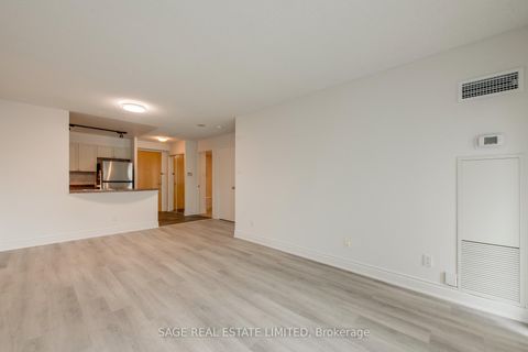 Photo 14 at 531 - 600 Queens Quay W, Waterfront Communities C1, Toronto