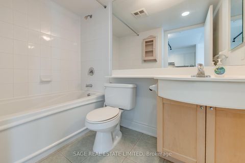 Photo 22 at 531 - 600 Queens Quay W, Waterfront Communities C1, Toronto