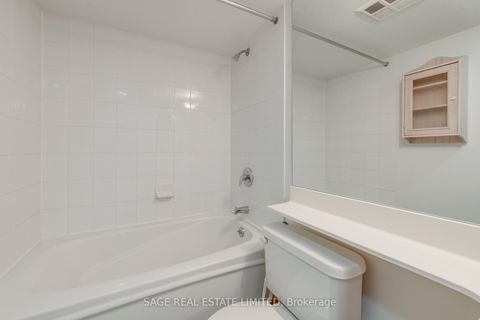 Photo 23 at 531 - 600 Queens Quay W, Waterfront Communities C1, Toronto
