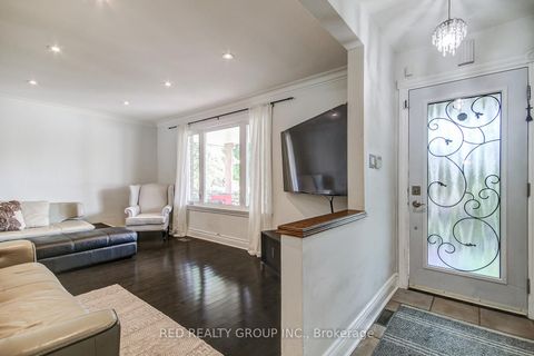 Photo 8 at 5 Chappel Hill Road, CFB, Toronto