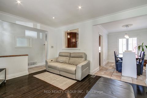 Photo 12 at 5 Chappel Hill Road, CFB, Toronto