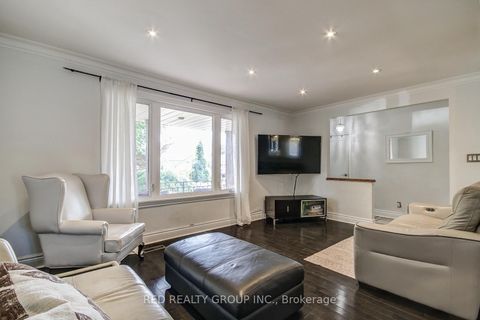 Photo 13 at 5 Chappel Hill Road, CFB, Toronto