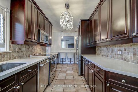 Photo 23 at 5 Chappel Hill Road, CFB, Toronto