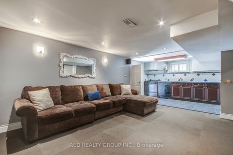 Photo 37 at 5 Chappel Hill Road, CFB, Toronto
