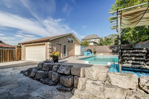 Photo 41 at 5 Chappel Hill Road, CFB, Toronto