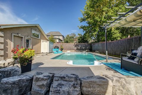 Photo 42 at 5 Chappel Hill Road, CFB, Toronto