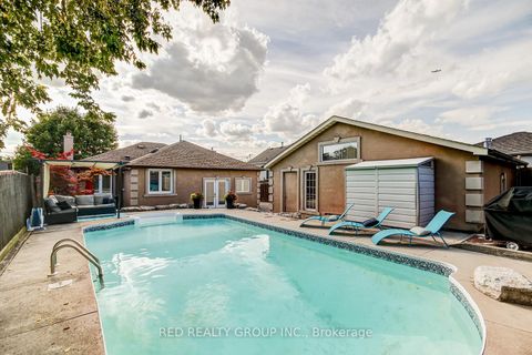 Photo 44 at 5 Chappel Hill Road, CFB, Toronto