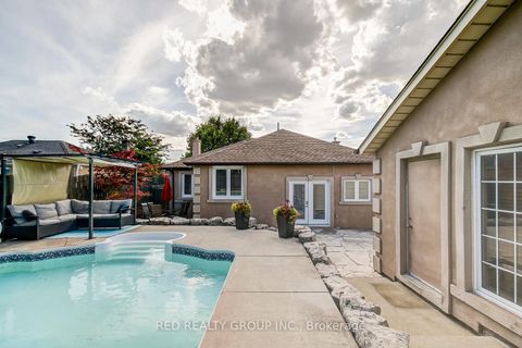 Photo 46 at 5 Chappel Hill Road, CFB, Toronto