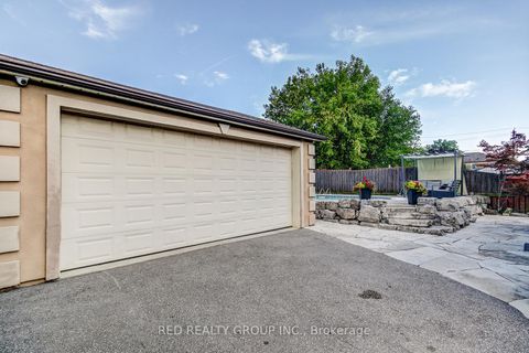 Photo 48 at 5 Chappel Hill Road, CFB, Toronto