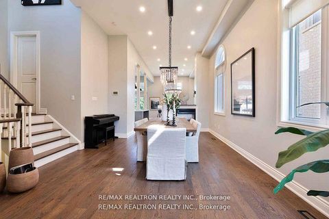 Photo 4 at 121 Broomlands Drive, Maple, Vaughan