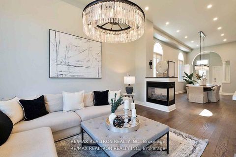 Photo 12 at 121 Broomlands Drive, Maple, Vaughan
