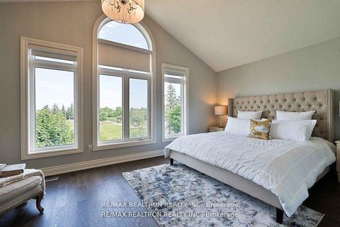 Photo 22 at 121 Broomlands Drive, Maple, Vaughan