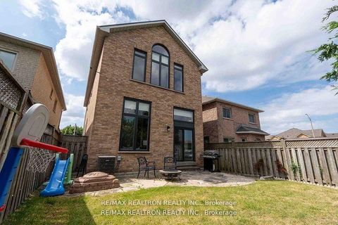 Photo 35 at 121 Broomlands Drive, Maple, Vaughan