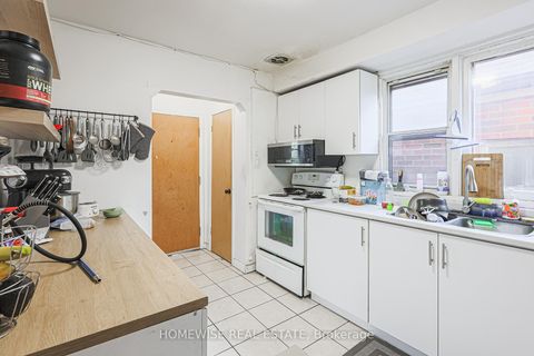 Photo 9 at 4 Lanark Avenue, Oakwood Village, Toronto