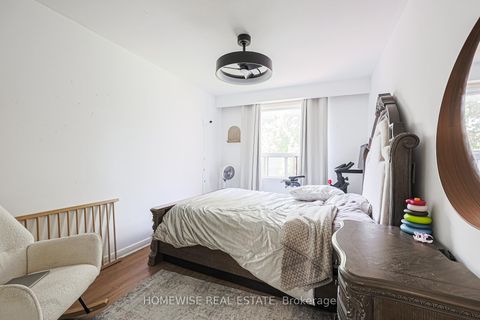 Photo 11 at 4 Lanark Avenue, Oakwood Village, Toronto