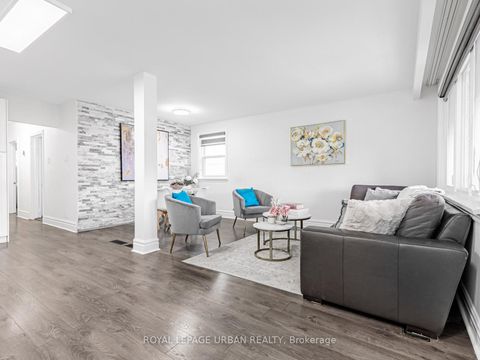 Photo 4 at 15 Maple Bush Avenue, Pelmo Park W4, Toronto