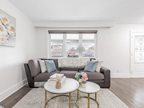 Photo 6 at 15 Maple Bush Avenue, Pelmo Park W4, Toronto